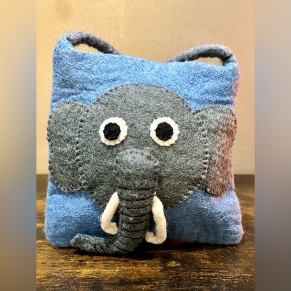BNB Handbags - 100 Percent Wool Ellie Elephant 🐘 Purse Bag Tote Women Girl Child Blue Grey